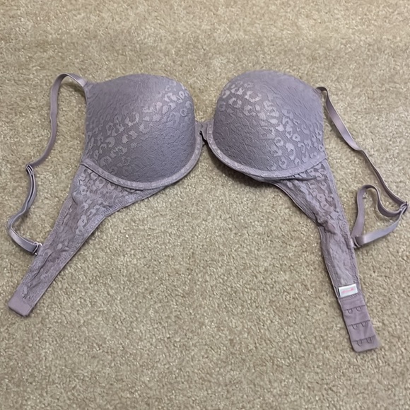 Victoria Secrets pink bra - Picture 2 of 4